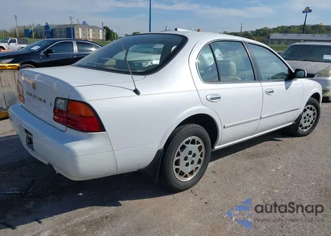 1995 Nissan Maxima Gle/Gxe/Se z USA, uszkodzony, nr VIN JN1CA21D2ST614124